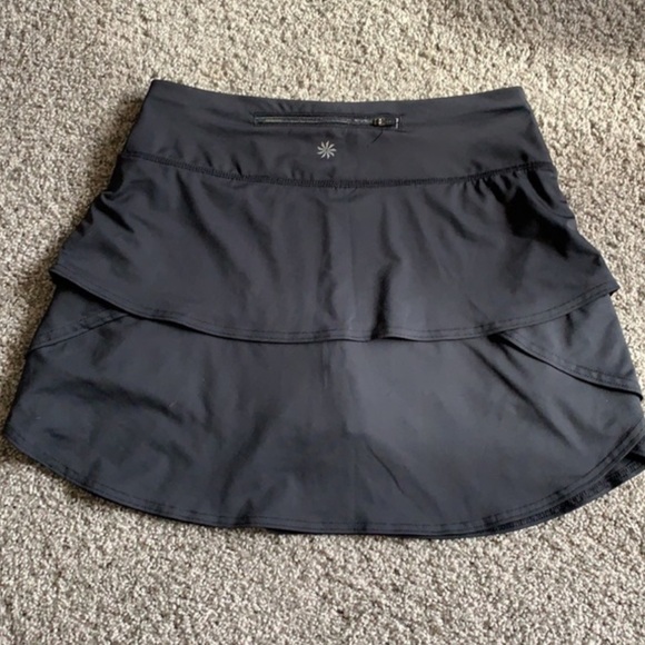 Women’s black Athleta skirt with short insert. New condition. Small - Picture 4 of 13